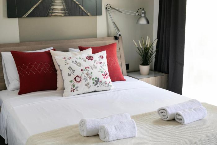 Zeni - Stylish Studio & Balcony in Athens