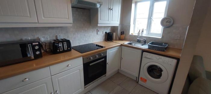 1 Bedroom Apartment Ponders End