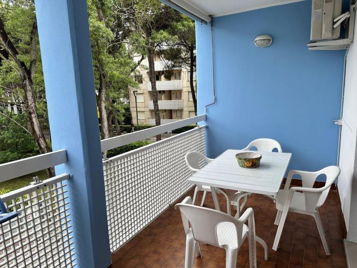 Beachside retreat for families with parking