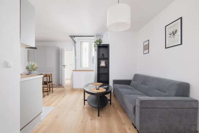 Bright Apartment in the Centre of Katowice by Noclegi Renters