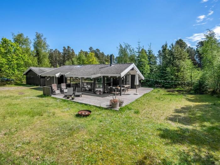 Holiday Home Edvard - 300m from the sea by Interhome