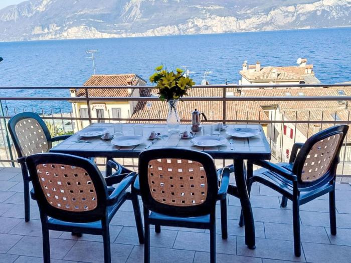 Apartment Gelbe Wohnung 65qm mit Garten und Seeblick by Interhome