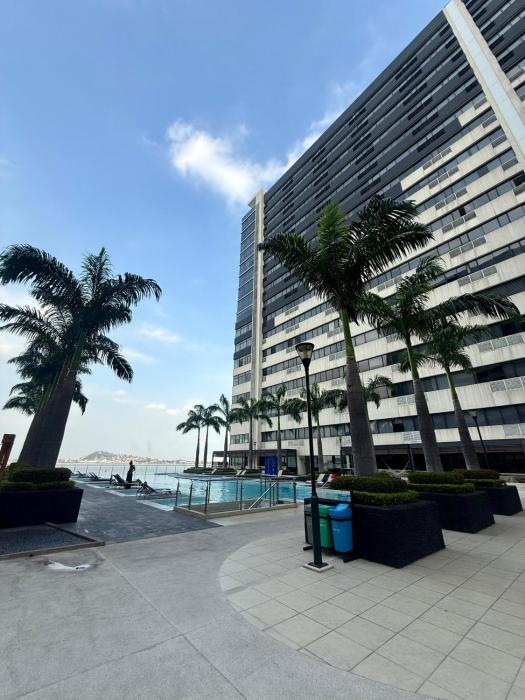 Modern Riverfront Apartment at Torres Bellini