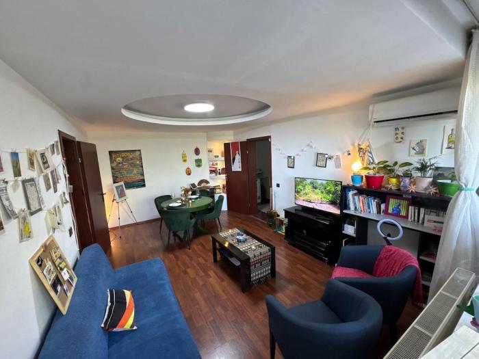 Very Nice Room 2 Mins to Piata Victoriei