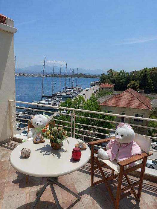AB Preveza Apartments-15 Meters Over the Sea Attic & Alexanders the Great Executive Suite