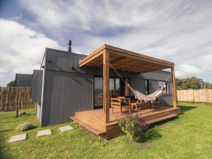 Dread Shack Nodo Norte 1 - Casa en Complejo Zona Santa Isabel, Chapa Para 4 PAX Con Parrilla - Hola Sur