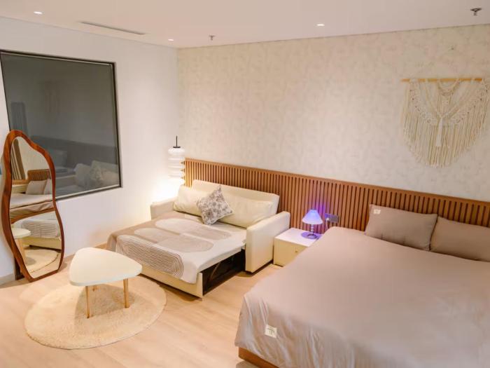 Cozy Balcony Studio Near Sun World - The Holiday Ha Long
