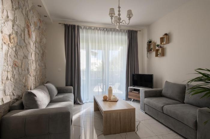 ABBRACCIO - Contemporary Seaside