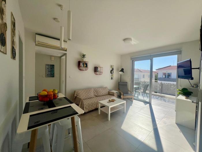 Stunning 2-BR Apt in a luxury complex near the beach!