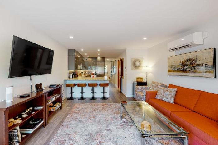 Mariners Court - 4 Laurel St Unit 219