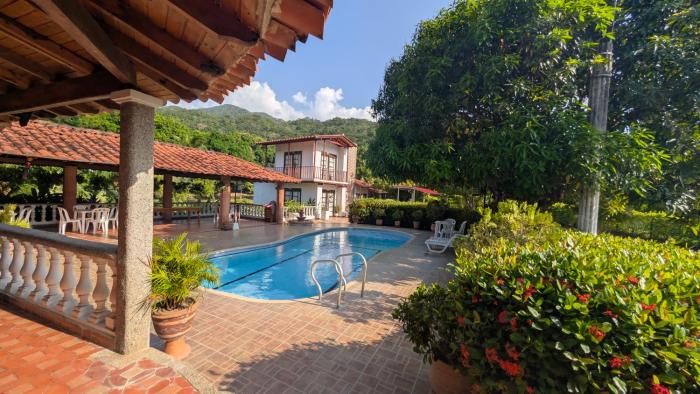 Villa Jardín Con piscina y jacuzzi