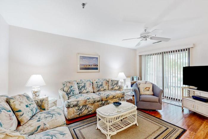 Spring Lake --- 20784 East Dr Unit 503
