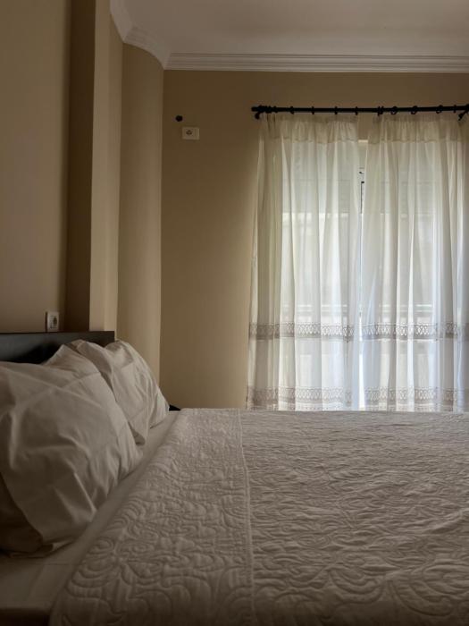 Lon Apartment