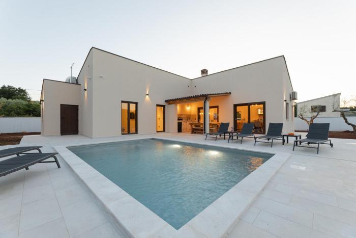 Villa Nati - 3 bedrooms brand new villa for relaxation