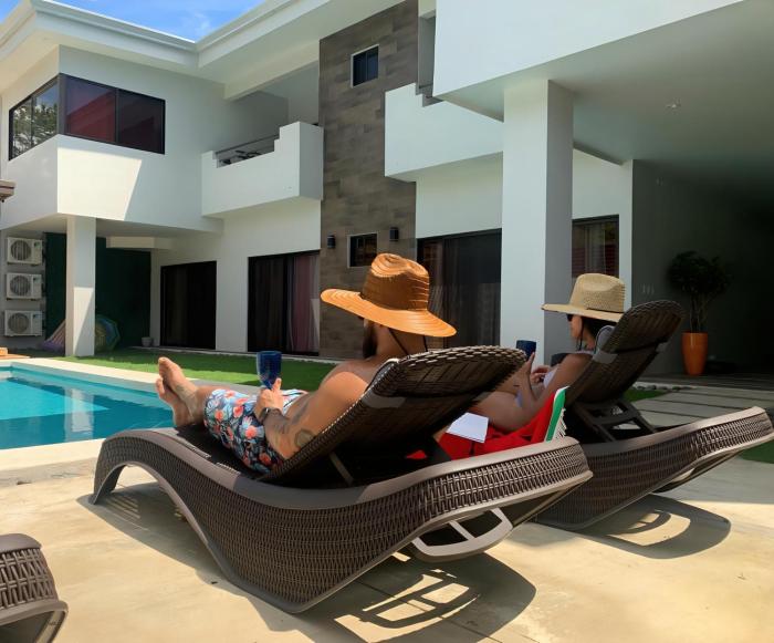 Relaxing 2BR Stay Saltwater Pool and Modern Amenities