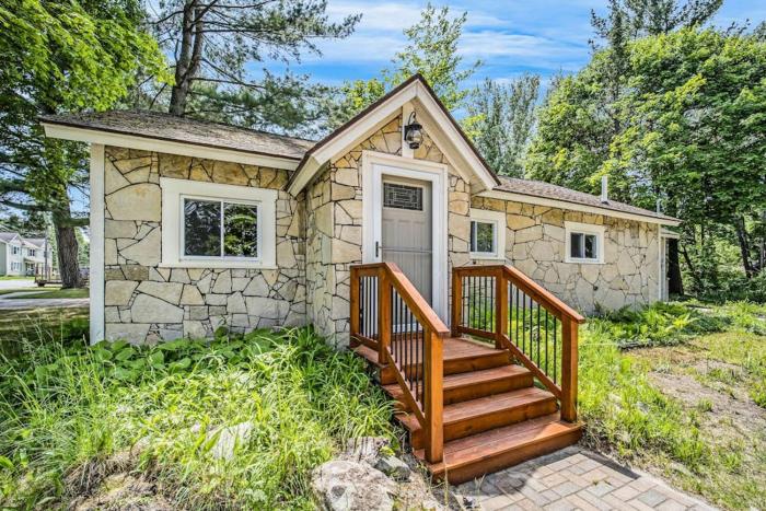 Pleasant Street Retreat