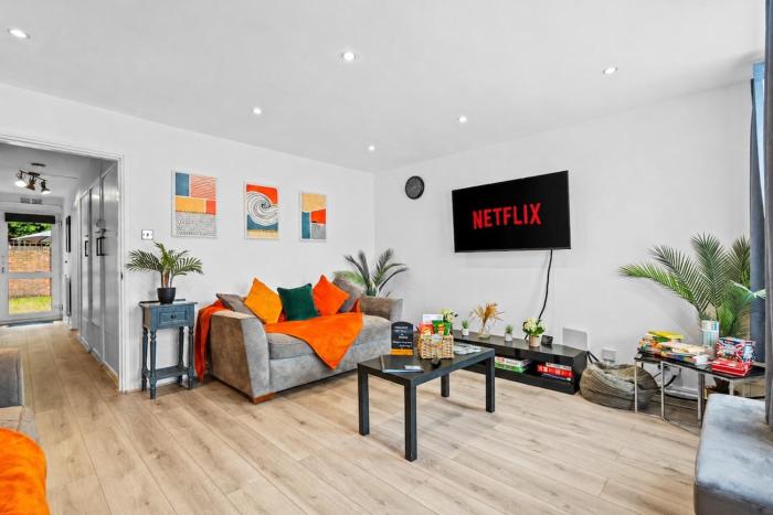 BRIXTON 4BR House -Parking Garden Fast Wifi