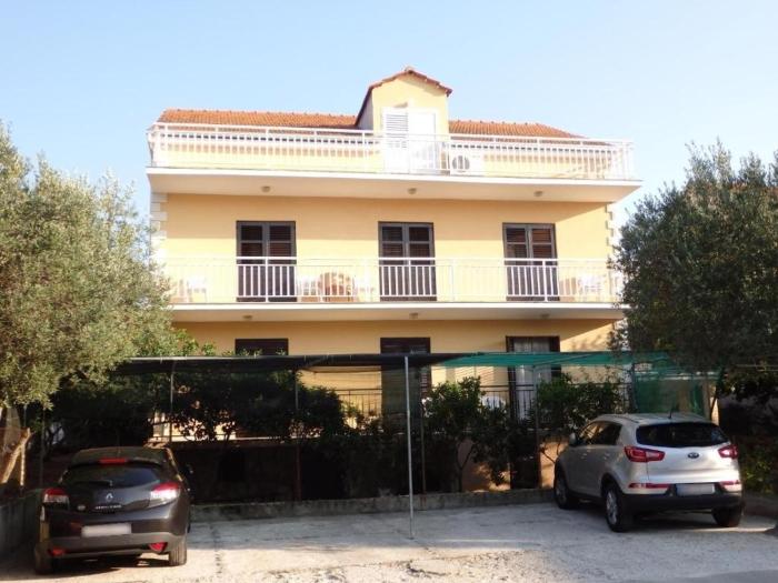 Apartments with parking space Korcula - 25951