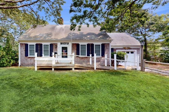 Cozy & Quiet Hyannis Retreat