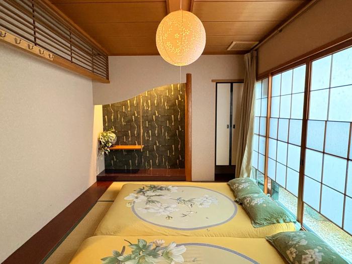 Just a short walk 心斎橋 Glico Sign 1min 道頓堀30-second 黒門市場 難波駅 Dotonbori Guesthouse 松の阁