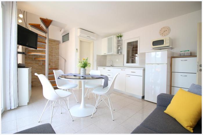 Apartment Karmela