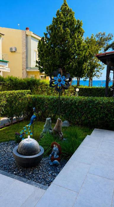 Beach House Nikiti