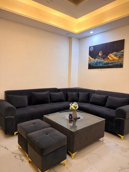 Ganga Nest - Cosy 2BHK with Ganga View