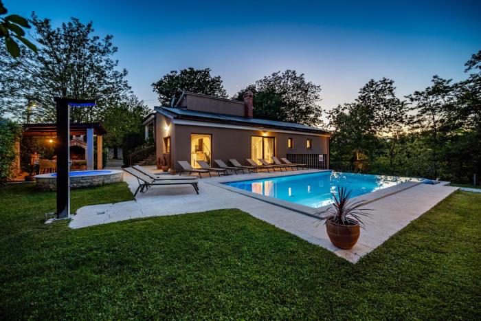 Villa Ferlini in Central Istria with private 10000 m2 garden, wellness & family activities on plot