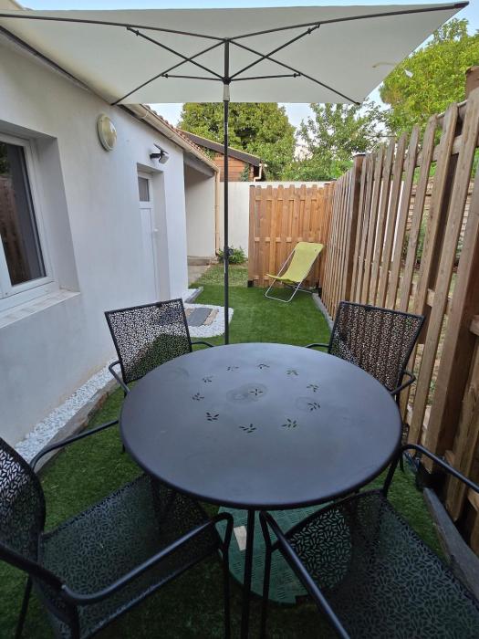 Studio cosy avec jardin privé - proche La Rochelle