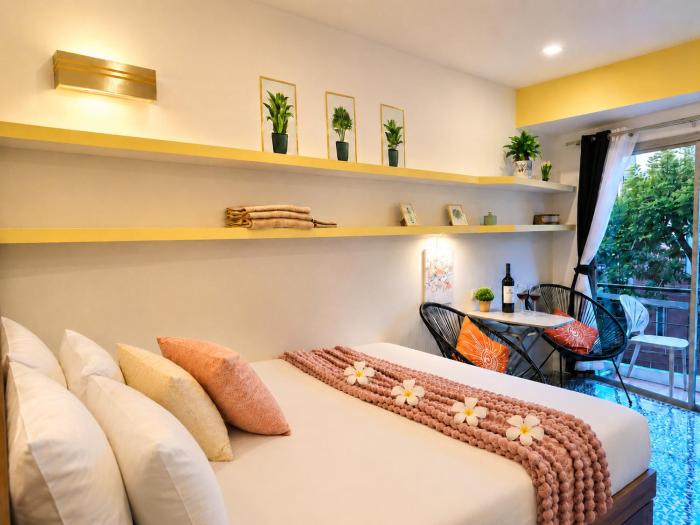 Studio Condo near Beach