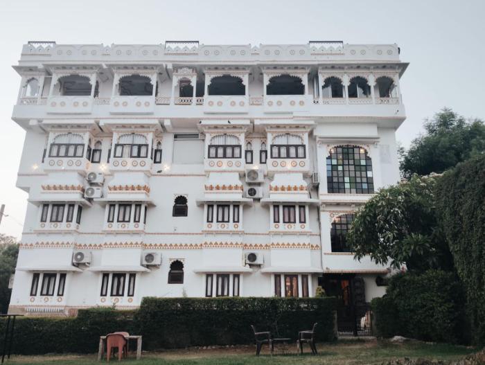 hotel sargam sadan