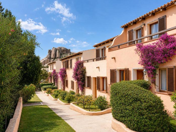 I Caprifogli Two-Bedroom House 400m from the Beach