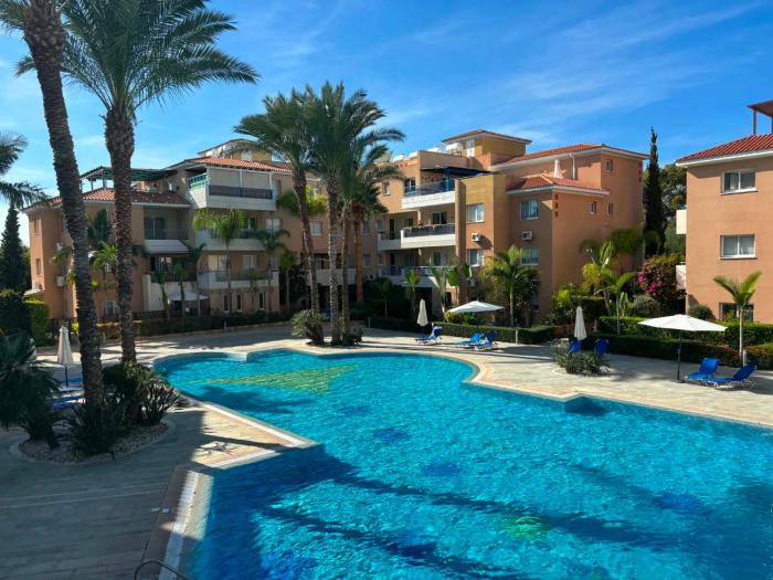 Iris Village apartment with fabulous pools