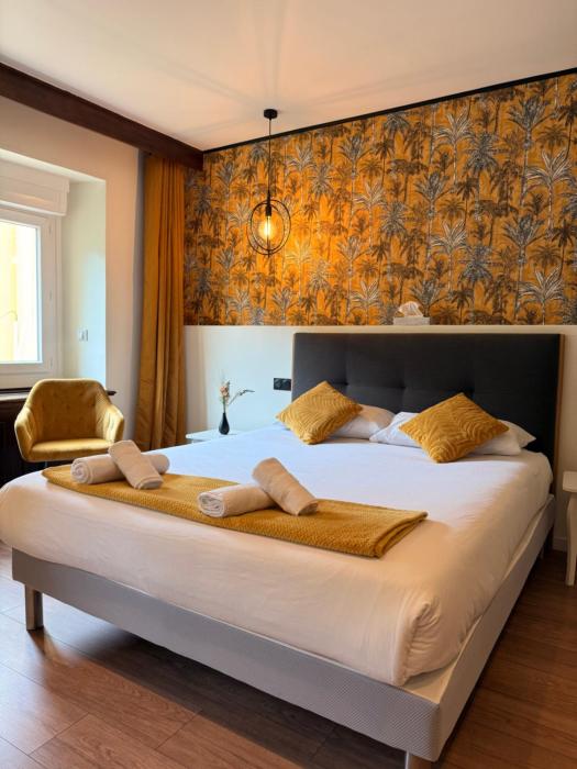 Savoy Hotel & Restaurant