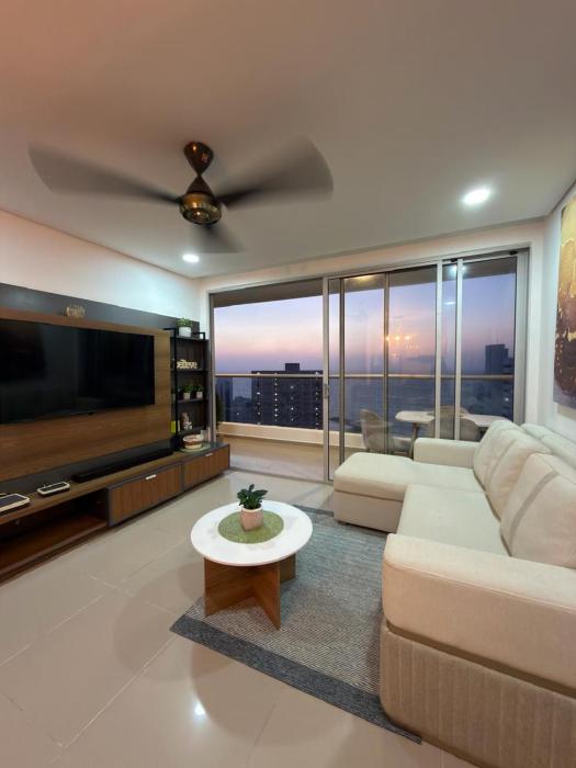 Amplio y Lujoso Apartamento - Vista al mar y Cerca al centro PISO ALTO
