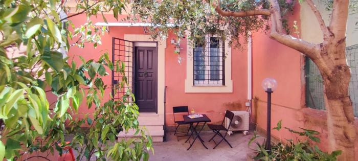 Villino indipendente con giardino Ostia