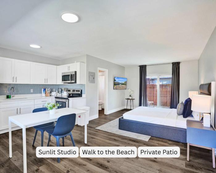 Pelican Studio with Full Kitchen and Patio
