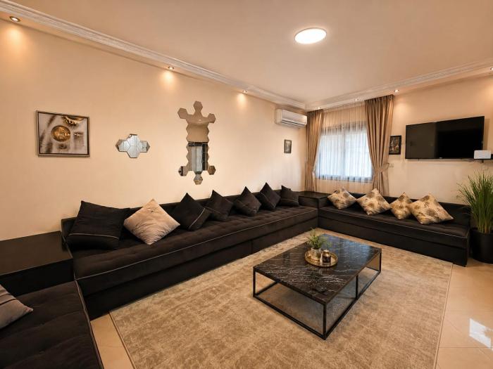 Meknes Hamria centre ville only families and forneigners