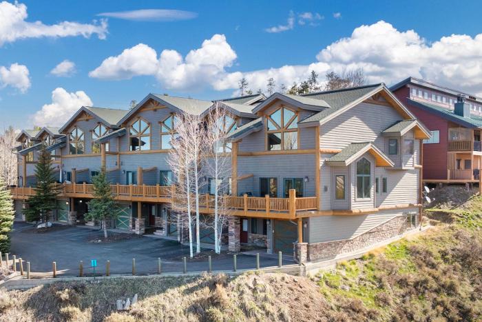 Spruce Ridge Unit F