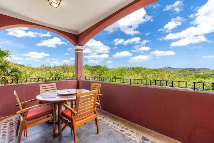 Recently Renovated Luxury Condo with Resort-Style Beach Club Access and Ocean Views