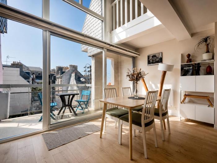 Appartement moderne baigné de lumière en centre-ville