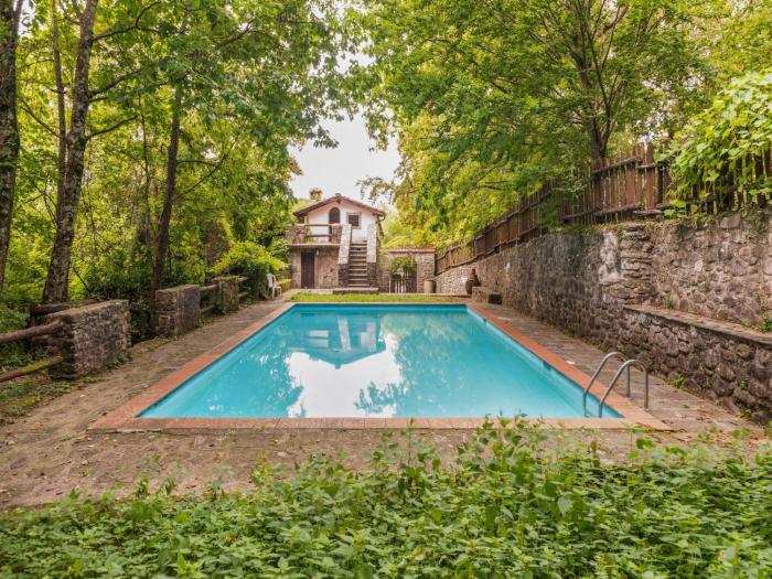Holiday Home with Garden and shared pool