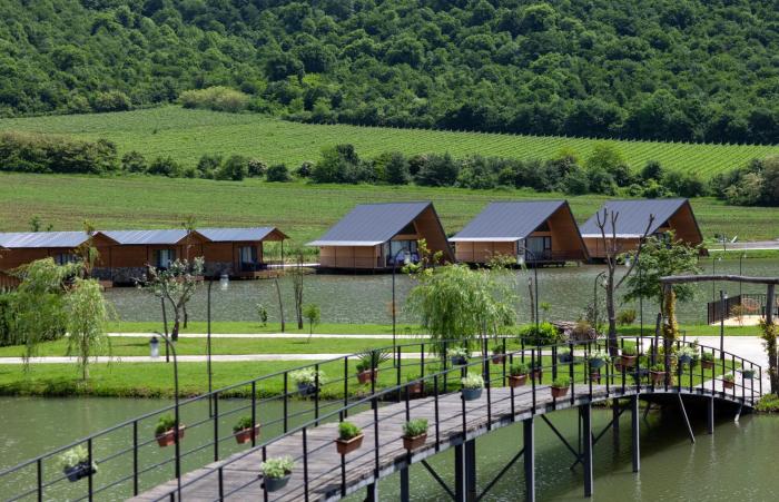 Moretoni Lake Resort