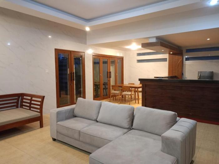 Saren Berawa, Monthly Vacation Home