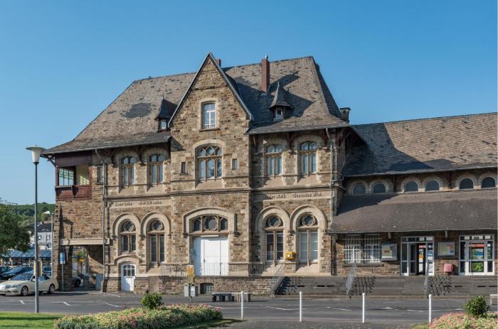 MC MONTI Wohnung Bad Neuenahr historischer Bahnhof DG