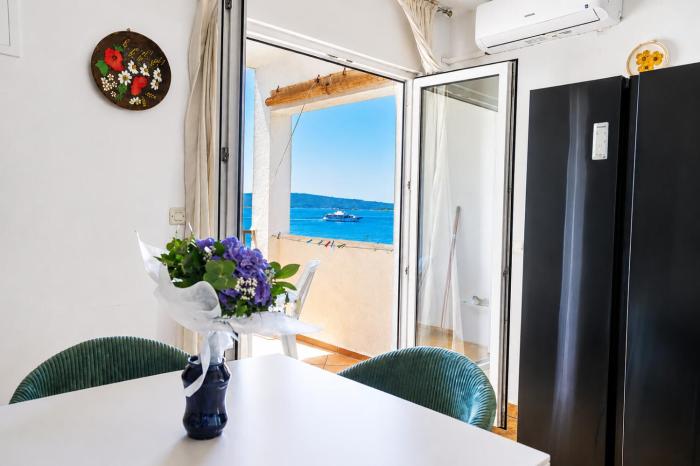 Timila Azure Cosy Seaview Apartment
