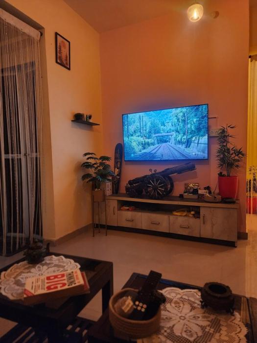 Cozy 1BHK Near Airoli & Rabale 50In Smart TV AC
