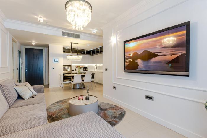 Amazing sea view luxury apartment in center of city near the beach