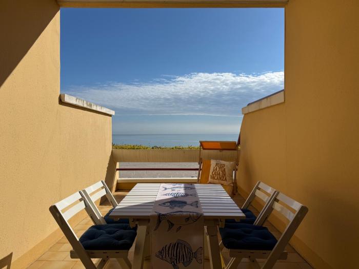SE260 - Senigallia, bilocale con grande terrazzo vista mare