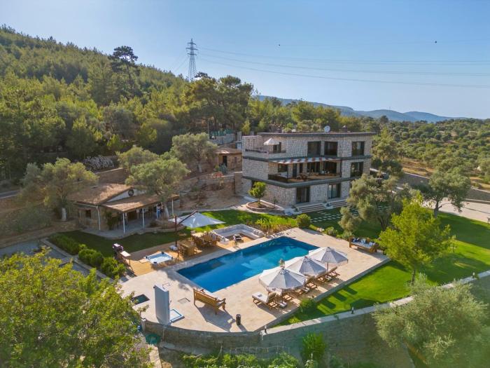 Isolated, Luxurious Stay, Olivinn Yalı Mansion